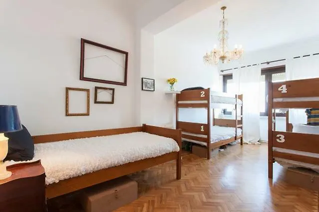 Lisboa Arte Hostel  Лиссабон
